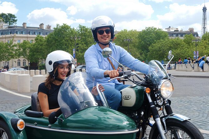 Paris: Private Vintage Sidecar Tour with Pick-Up at your Hotel - Stop by stop: the Eiffel Tower to Notre-Dame highlight run