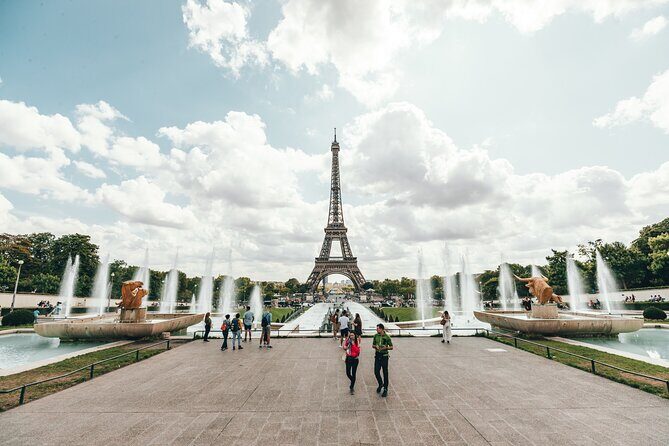 Paris Private Walking Tour with a Local - Private Walking Tour With a Local: the Friend-Style Advantage