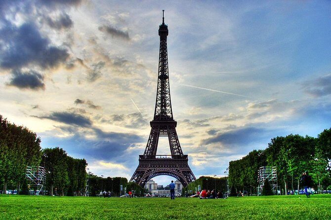 Paris Private Walking Tour with a Local - Examples of Local-Guide Style: Emma and Nadja