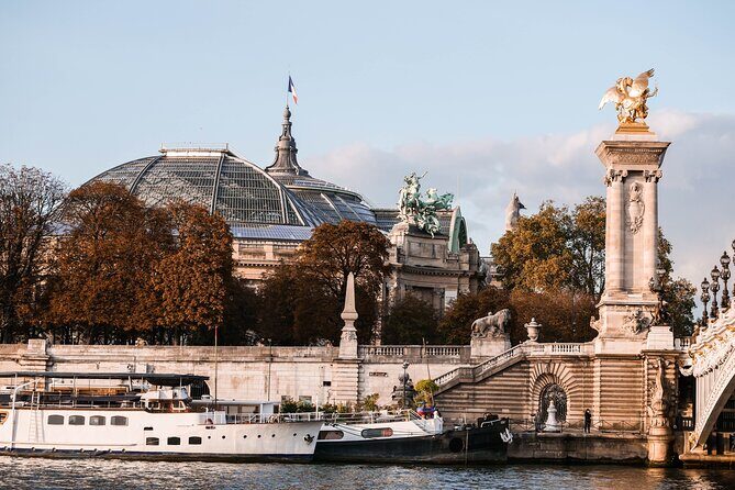 Paris Private Walking Tour with a Local - Meeting at the Louvre: Why This Start Location Works