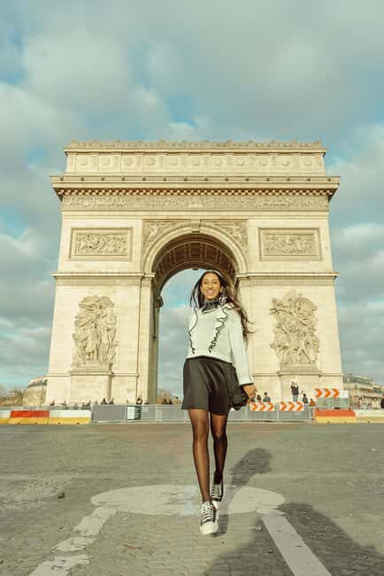 Paris: Professional Photoshoot at the Arc de Triomphe - How the Session Works on the Ground (and Why 30–90 Minutes Matters)