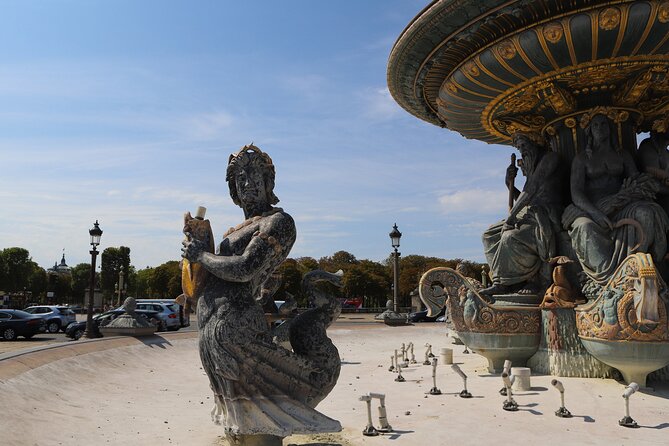 Paris Revolutionary Walking Tour: Iconic French Sights & Stories - Guides, pacing, and what you’re really paying for