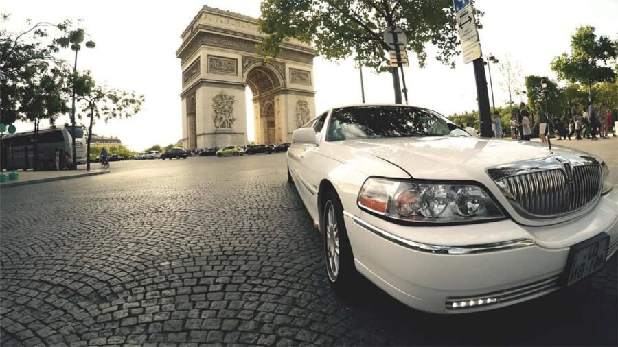 Paris: Romantic Limousine Tour - Key things you’ll notice right away