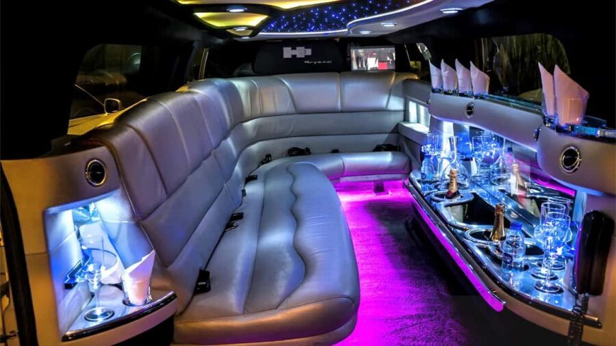 Paris: Romantic Limousine Tour - Getting picked up: the first win is stress-free