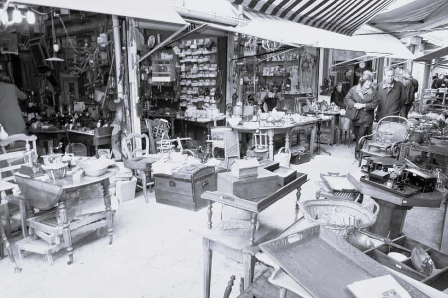 Paris: Saint Ouen Flea Market Guided Tour - Vendor stories and exclusive access you can actually use