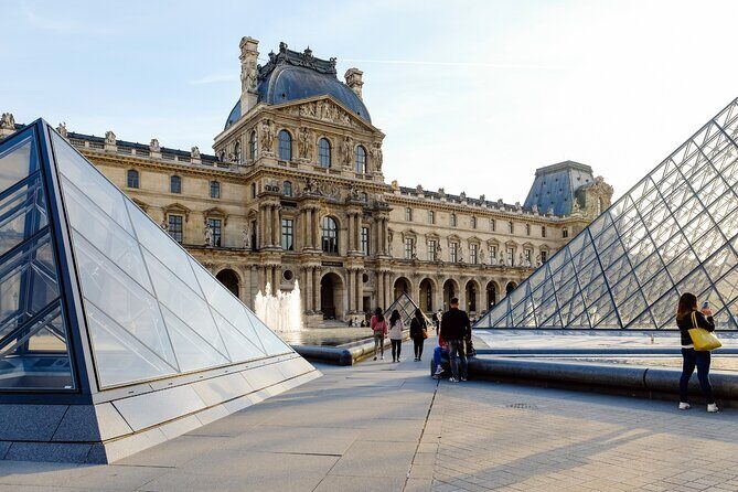 Paris Scavenger Hunt and Highlights Self-Guided Tour - Pausing, resuming, and finishing later: the flexibility advantage