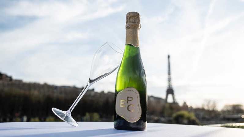 Paris : Scenic Cruise on the Seine River with Champagne - A 70-minute Seine show with Champagne in hand