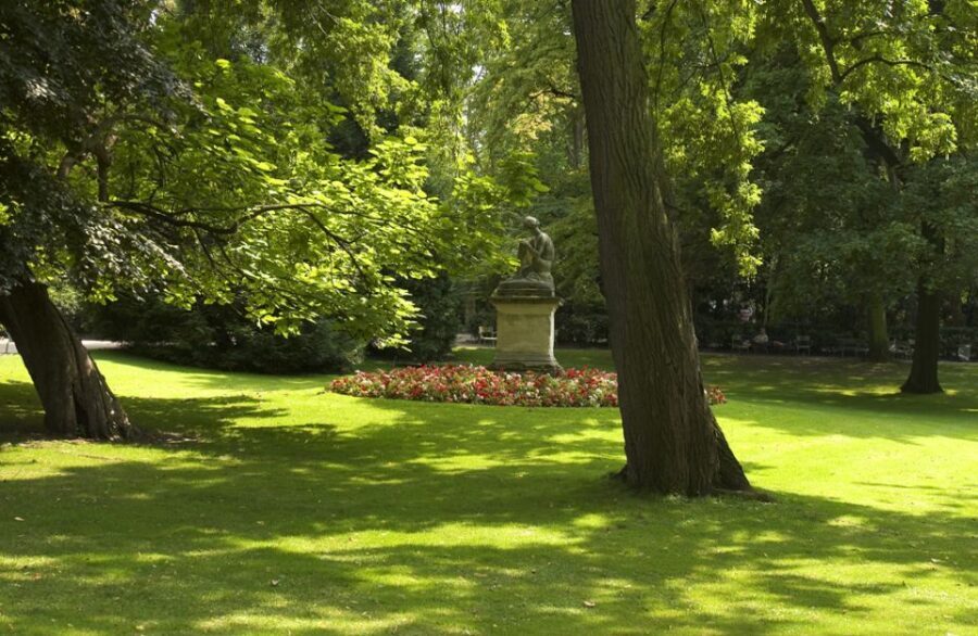Paris Secret Gardens 1.30 hour long Walking Tour - Price and value: is $82 worth it for two hours?