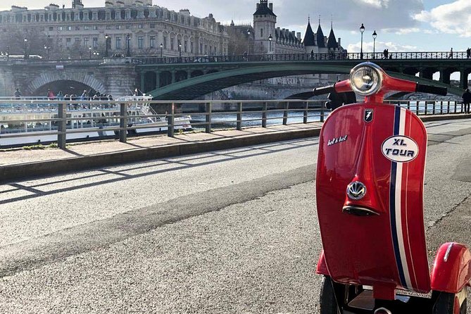 Paris - Segway Tour 120 min - Liberty Flame, Lady Diana Spot, Grand Palais, and Concorde
