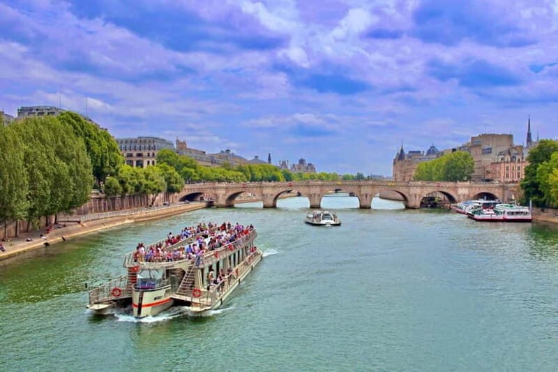 Paris: Seine Cruise with French breakfast near the boats - Audio guide setup: Wi‑Fi app vs wired narration (and the headphones question)