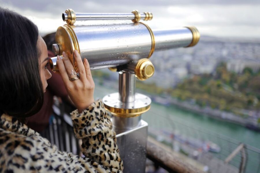 Paris: Seine Cruise with Snack/Optional Eiffel Tower Ticket - From Second Floor to Summit: What Changes When You Go Higher