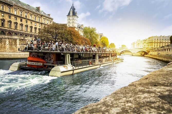 Paris Seine River Cruise from the Foot of Eiffel Open Timing - Why a One-Hour Seine Cruise Is Worth It in Paris