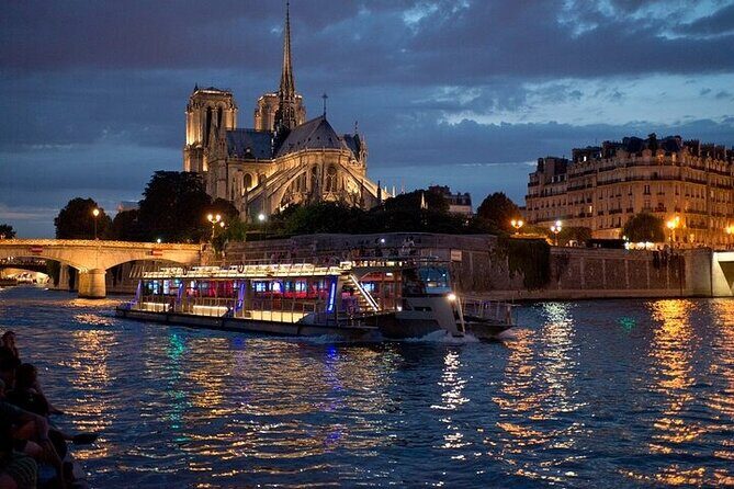 Paris Seine River Cruise with 1/2/3 Days HOHO Combos - The 1-hour Bateaux Parisiens cruise: what you’ll see and how to prep