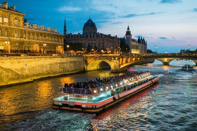 Paris Seine River Dinner Cruise by Maxim's with Champagne & Music - Key points before you go