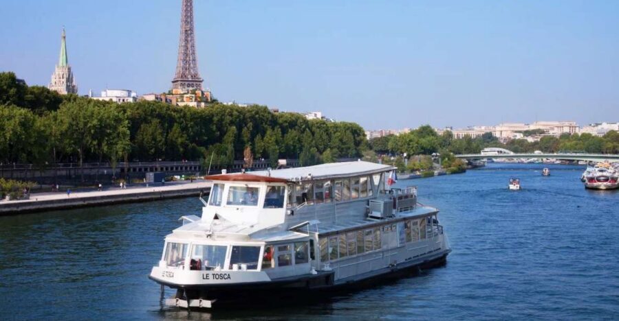 Paris : Seine River Lunch cruise from Eiffel Tower - Where to sit for the best views while you eat