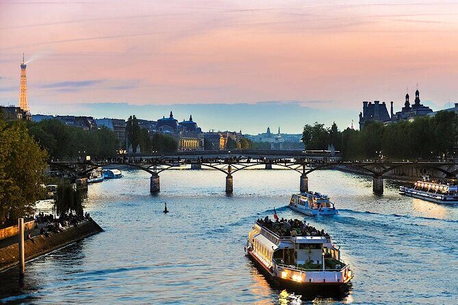 Paris: Seine River Sightseeing Sunset Cruise with Champagne - Pont Alexandre III to Les Invalides: architecture details at cruising speed