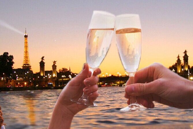 Paris: Seine River Sightseeing Sunset Cruise with Champagne - The main event: Eiffel Tower at sunset and the sparkle moment