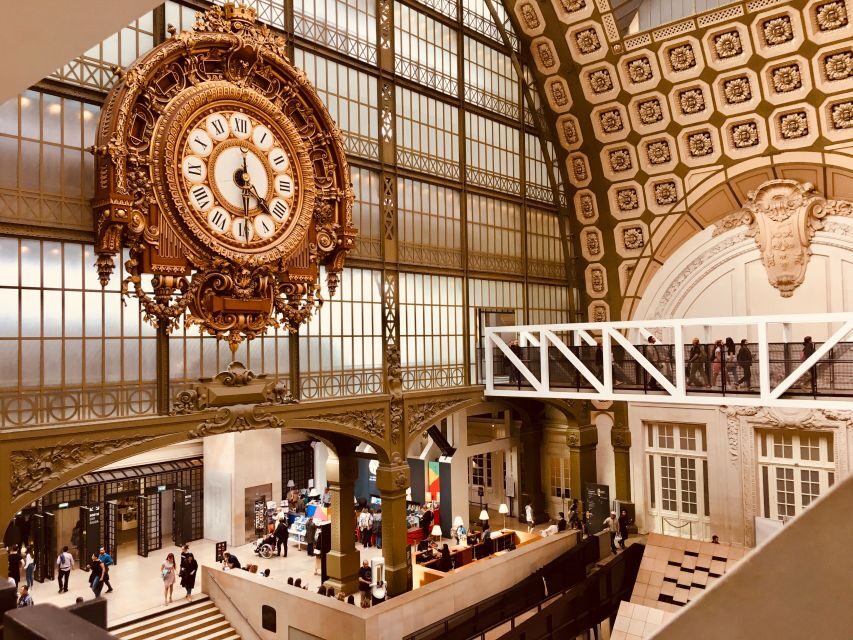 Paris: Seine River Walking Tour with Optional Musée d'Orsay - Starting at Pont Neuf: the easiest way to get your bearings