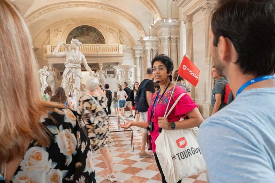Paris Semi Private Walking Tour: Louvre, Eiffel Tower & Boat - The Louvre skip-the-line plan: highlights plus Mona Lisa, timed for sanity