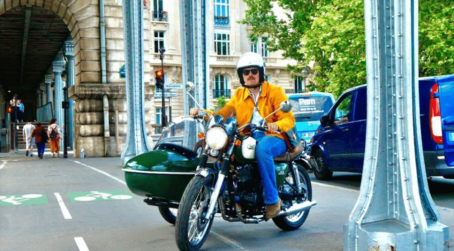 Paris: Side-Car Tour of Paris's most Beautiful Monuments - The guide factor: Raphael’s storytelling and smart photo spotting