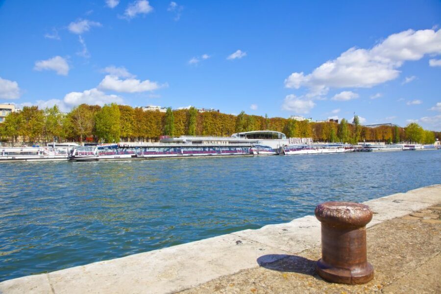 Paris: Sightseeing Cruise on the Seine with 3-Course Lunch - Île Saint-Louis to the Eiffel Tower: the part that feels most classic