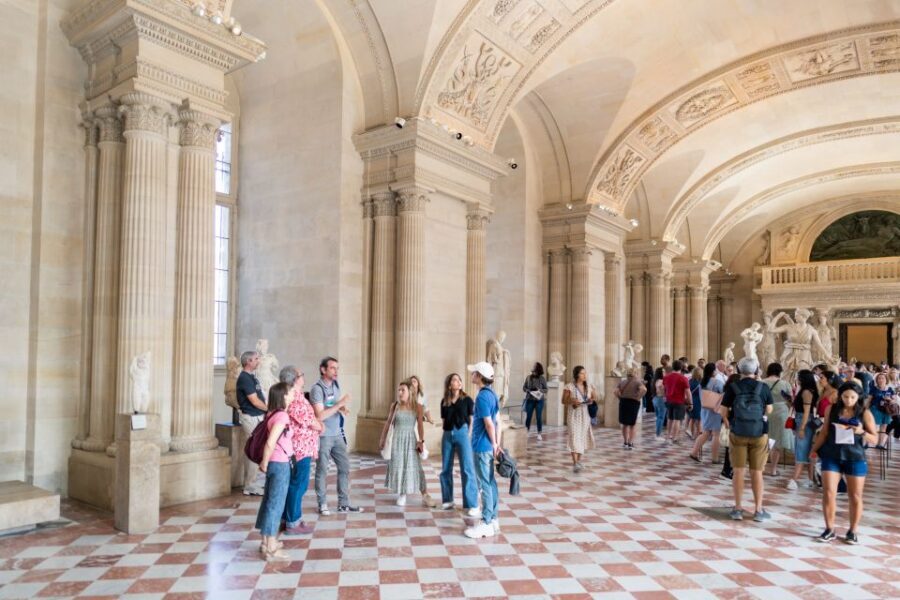 Paris: Skip-the-Line Louvre Highlights Guided Tour - Practical stuff that can make or break the day