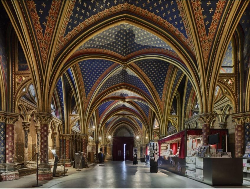 Paris: Ste-Chapelle, Conciergerie, Notre Dame Private Tour - Conciergerie: Royal Power Meets Revolutionary Reality