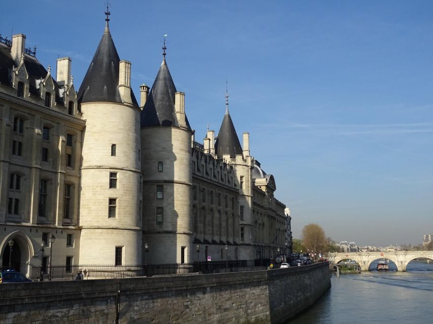 Paris: Ste-Chapelle, Conciergerie, Notre Dame Private Tour - The Guides: Where the Experience Gets Personal