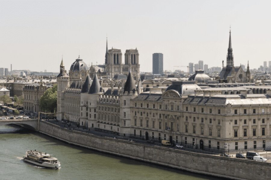 Paris: Ste Chapelle, Conciergerie Private Guided Tour +Entry - Sainte-Chapelle and Conciergerie, both in one tight 2 hours