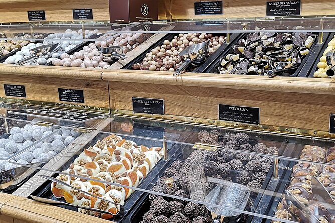 Paris Sweet & Chocolate Family Treasure Hunt - Logistics that matter: walking distance, start point, and what to bring