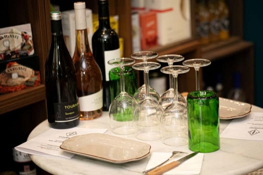 Paris: Tasting of 3 Wine and 3 Cheese - Paris wine-and-cheese in a delicatessen, not a classroom
