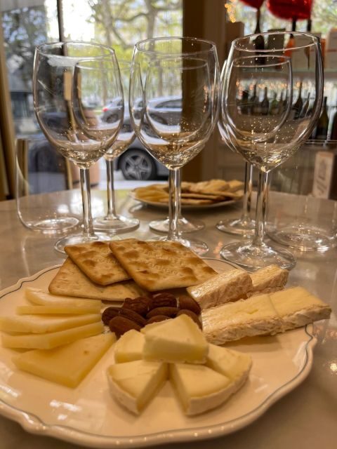 Paris: Tasting of 3 Wine and 3 Cheese - Practical tips to get more out of the hour