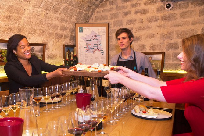 Paris - Ten Wines and Ten Cheeses Tasting in a Royal Cellar - The wine side: how the guide connects grapes, regions, and your glass