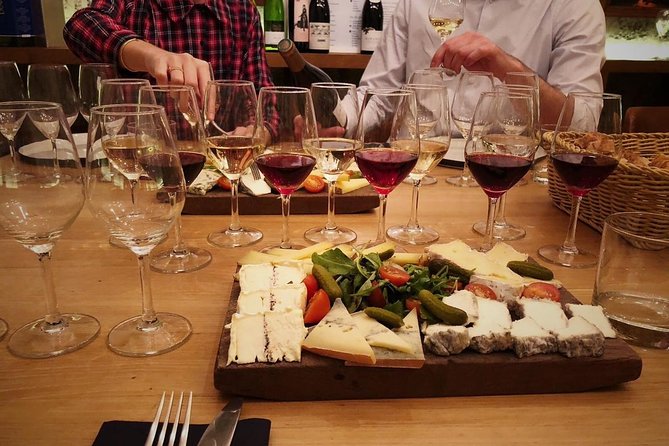 Paris - Ten Wines and Ten Cheeses Tasting in a Royal Cellar - The cheeses: brie, blue, and goat, plus the flavors you can spot quickly