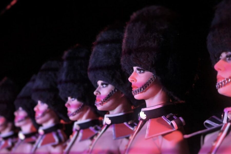 Paris: The Crazy Experience, a VIP tour of the Cabaret - VIP seats and the show in a small red room
