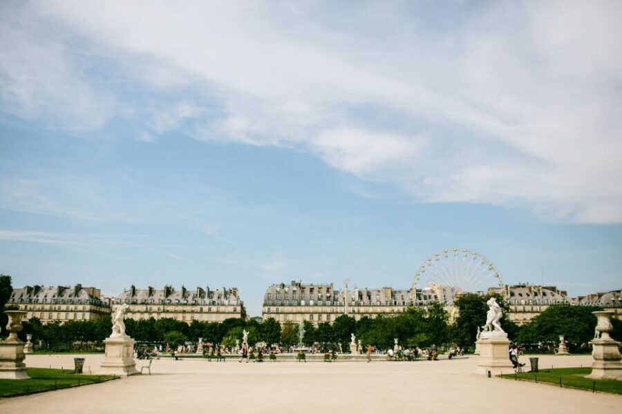 Paris: The Da Vinci Code Walking Tour with a Local Guide - Small-group touring: why up to 8 people helps