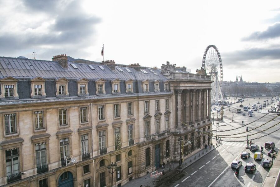 Paris: The Da Vinci Code Walking Tour with a Local Guide - Palais Royal: walking the kind of passages Langdon searches