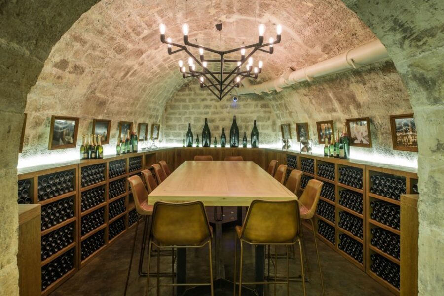 Paris: The Ultimate Wine and Cheese Tasting in English - Who this tasting is best for
