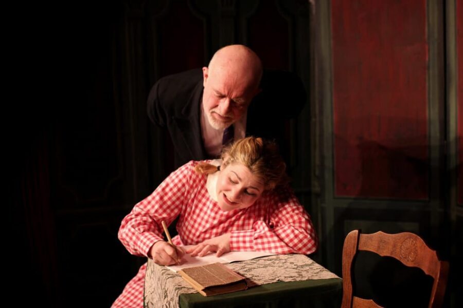Paris: Theatre Package, The Lesson & The Bald Soprano - Check-in, seating, and the one thing you’ll want to remember