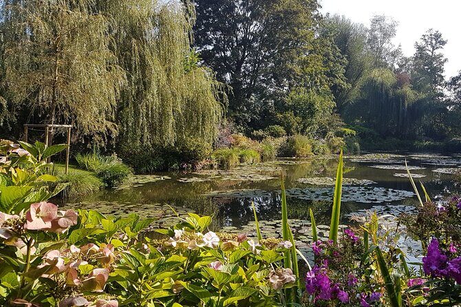 Paris to Giverny private tour Monet gardens house skip-the-line - A private guide means your pace can be your plan