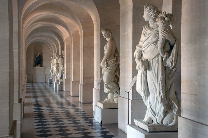 Paris to Versailles Tour: Private Guide & Transport included - Tickets, mobile entry, and what you should bring