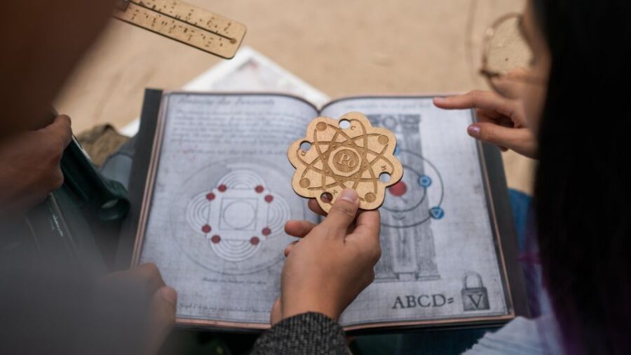 Paris: Treasure Hunt & Walking Tour "Marie Curie's secret" - Learning Marie Curie’s story in small, story-sized pieces