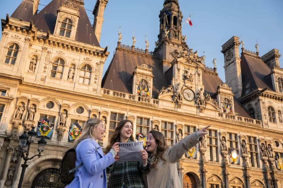 Paris: Treasure Hunt & Walking Tour "Marie Curie's secret" - Getting your backpack and the French soldier briefing