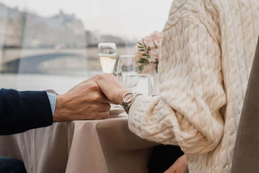 Paris : Valentine's Day Diner Cruise on the Seine river - Who this cruise suits best (and who might want to choose something else)