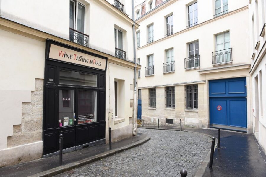 Paris: Wine and Cheese Pairing - Cheese pairing that teaches you how to shop later