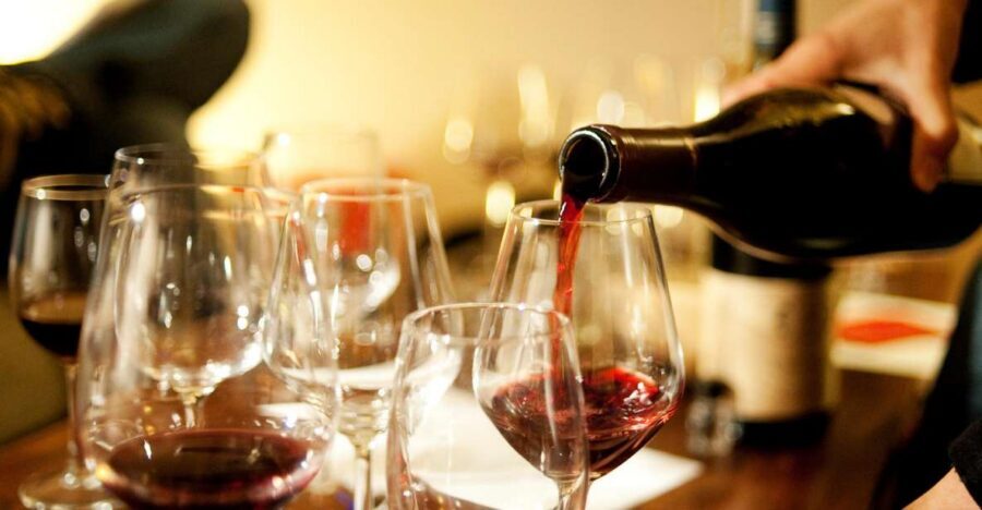 Paris: Wine and Cheese Tasting - The tasting format: 90 minutes, 3 wines, and real pairing practice