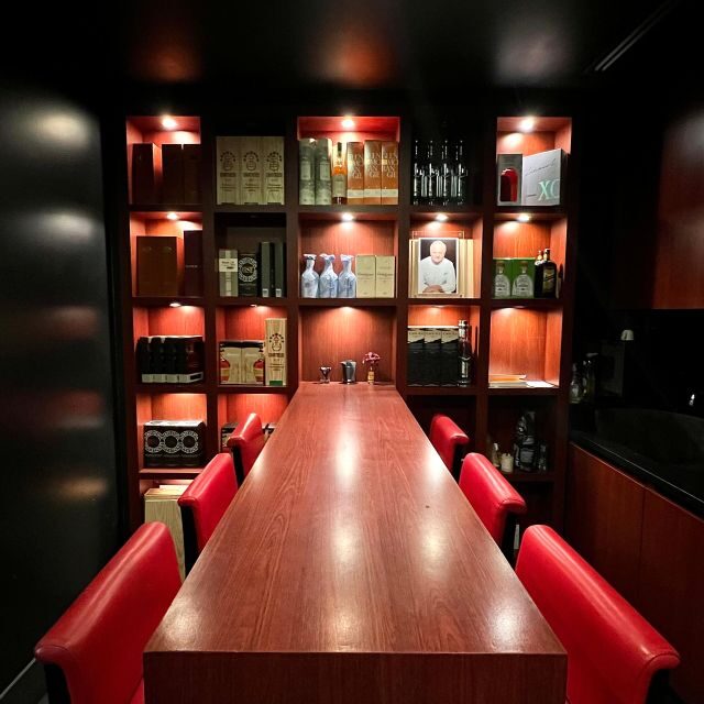 Paris : Wine tasting at the cellar of Joël Robuchon - The food pairing isn’t an add-on