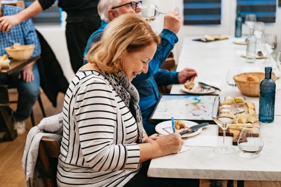 Paris: Wine Tasting Experience with 6 Wines and Cheese Board - Cheese and baguette pairings: learning the practical rules