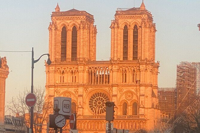 Paris with Love Private Guide & Driver - Meeting at Trocadéro: where the Eiffel Tower view game begins