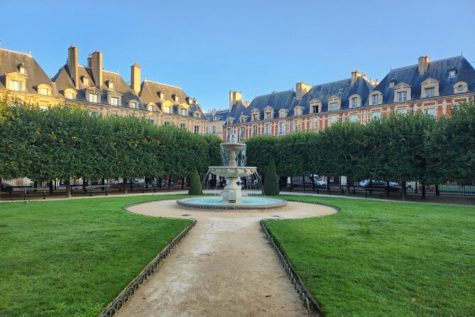 Paris Without People - Sunrise Bike Tour & Breakfast - Modern landmark moments and quiet streets in the Marais